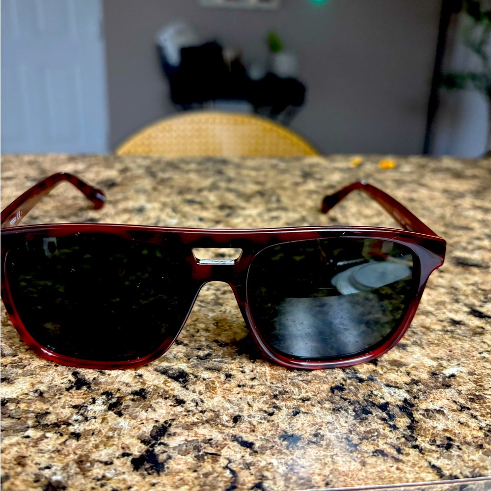 Fossil Women’s Singlasses, good condition, burgundy/tortoise